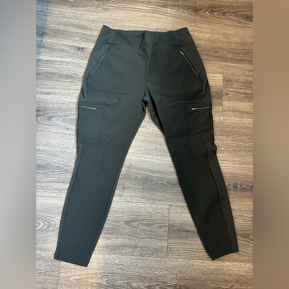Athleta Dark Olive Green Cargo Pants Women’s 16